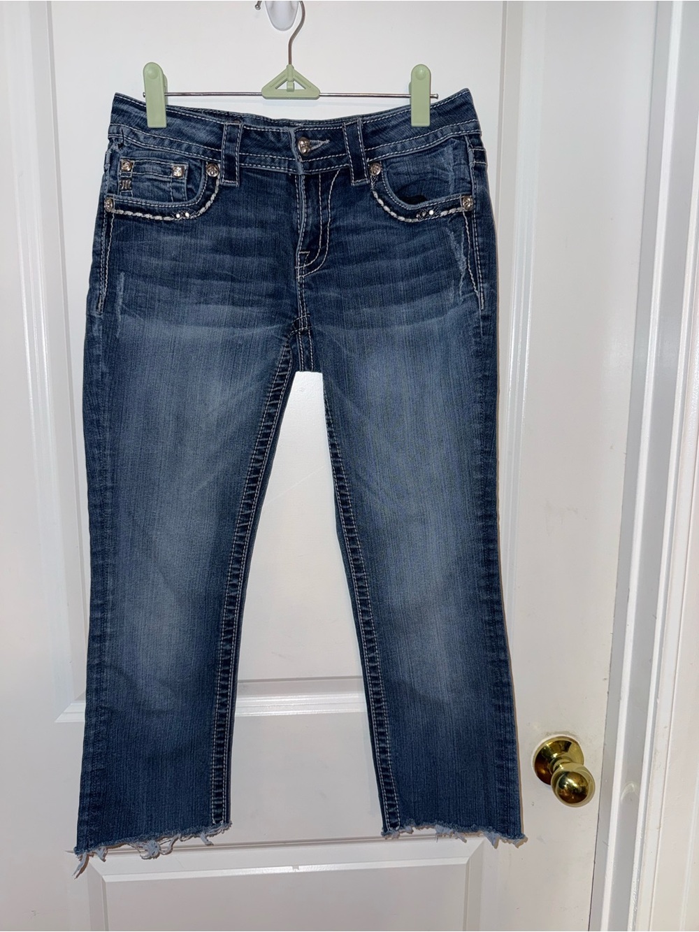Miss Me Women's Dark Blue Stretch Crop Capris- Classic Five-Pocket Style Size 27